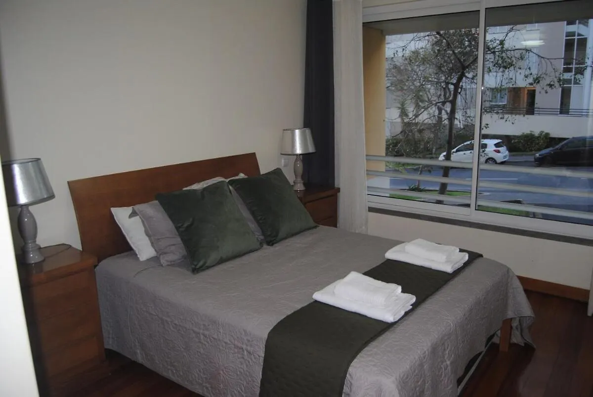 דירות פונשל Aurora Park Com Piscina פורטוגל